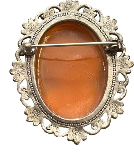 Vintage silver finish lg resin cameo brooch ornate design
