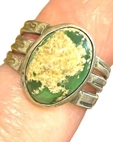 Vintage 1950s Navajo Arizona Turquois Sterling silver ring Southwestern etched