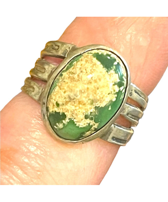 Vintage 1950s Navajo Arizona Turquois Sterling silver ring Southwestern etched