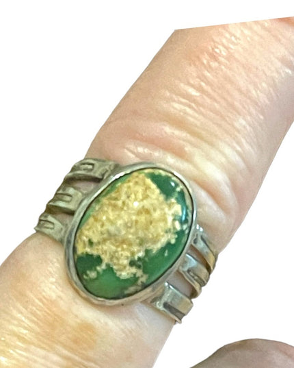 Vintage 1950s Navajo Arizona Turquois Sterling silver ring Southwestern etched