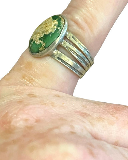 Vintage 1950s Navajo Arizona Turquois Sterling silver ring Southwestern etched