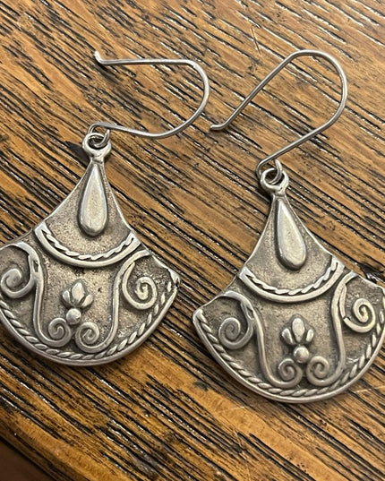 Vintage 1980s Balinesian Bali Signed 935 Sterling fancynornate dangle earrings
