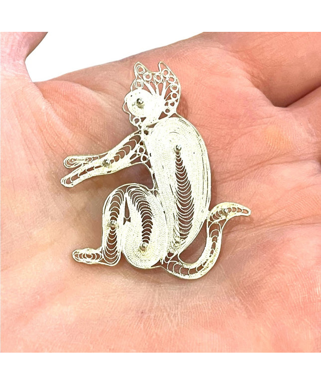 Vintage 925 sterling silver filagree sitting monkey brooch