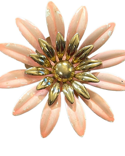 Vintage Sarah Coventry Peach enameled gold finish large flower brooch Daisey