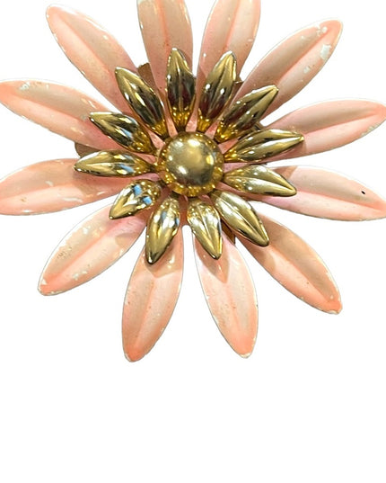 Vintage Sarah Coventry Peach enameled gold finish large flower brooch Daisey