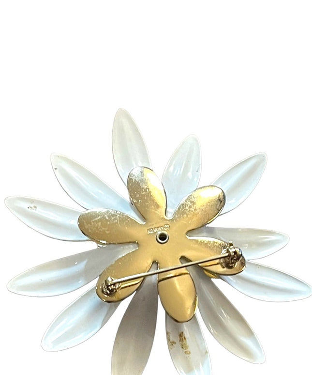 Vintage Sarah Coventry White enamel Daisey  Gold finish Metal brooch
