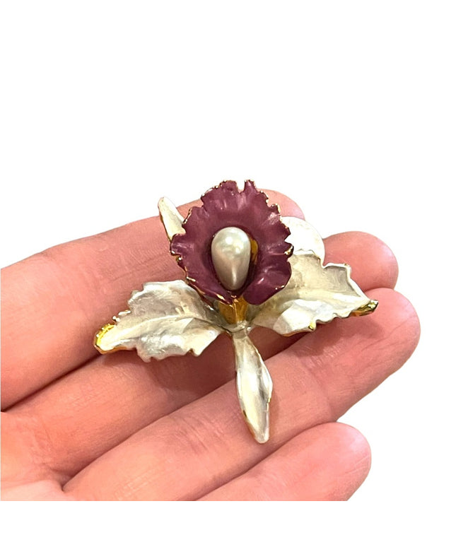 Lovely 1980s Creamy white & Purple Orchid brooch gold finish