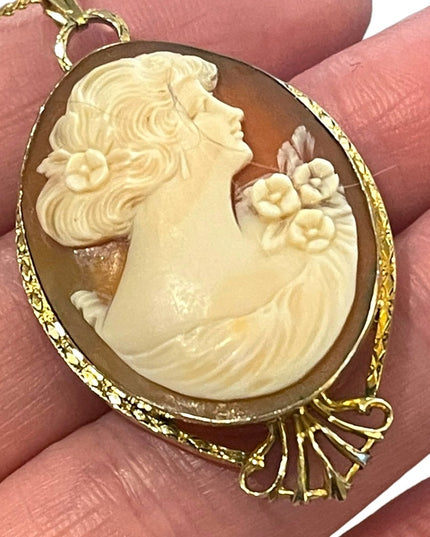 Vintage 1960s Carnelian Shell Hand carved Locket Cameo with photos!! Gold filled