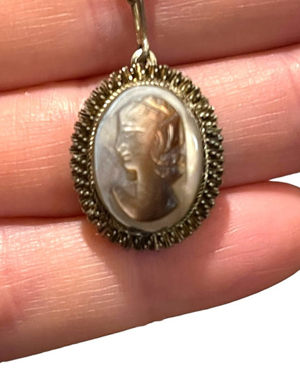 Vintage 1960s Shell cameo Silver finish necklace ornate wirework