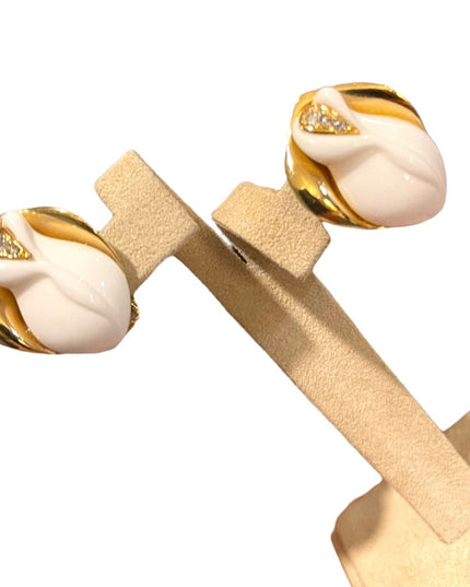 Vintage 1980s KJL Kenneth Jay Lane Flower rose white resin gold clip on earrings