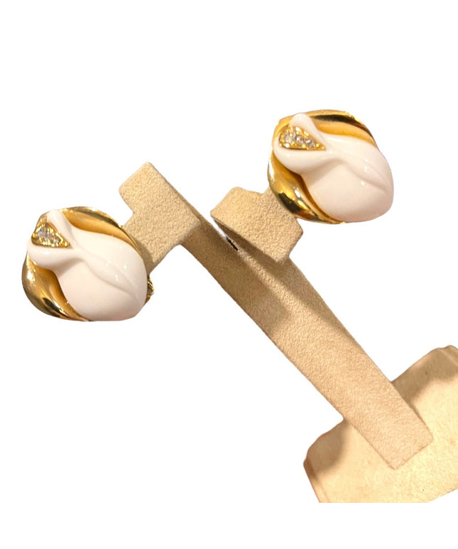 Vintage 1980s KJL Kenneth Jay Lane Flower rose white resin gold clip on earrings