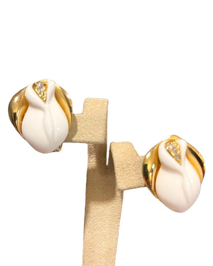 Vintage 1980s KJL Kenneth Jay Lane Flower rose white resin gold clip on earrings