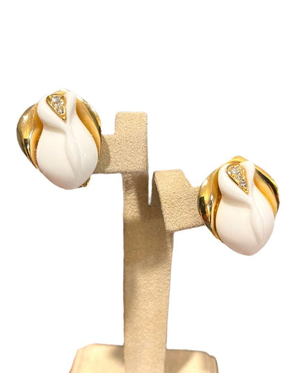 Vintage 1980s KJL Kenneth Jay Lane Flower rose white resin gold clip on earrings