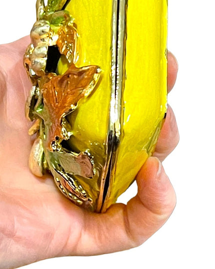 Clam shell Enameled Flower frog clam shell trinket jewelry box yellow gold