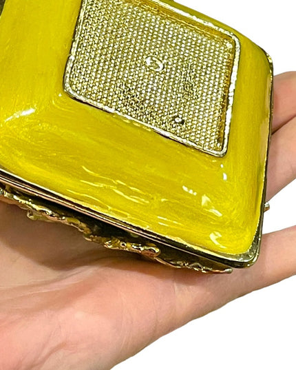 Clam shell Enameled Flower frog clam shell trinket jewelry box yellow gold