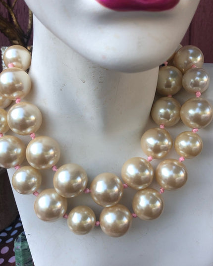 - Retired AUTHENTIC Betsy Johnson Chunky faux pearl necklace statement