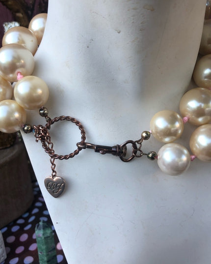 - Retired AUTHENTIC Betsy Johnson Chunky faux pearl necklace statement