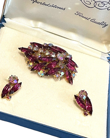 Vintage SET Gold finish Pink & fushia crystal Brooch clip on earrings orig box