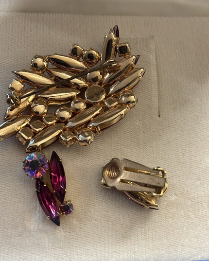 Vintage SET Gold finish Pink & fushia crystal Brooch clip on earrings orig box