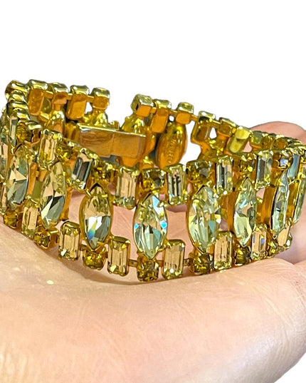 Vintage 1960s Lemon CRYSTAL WEISS Glass  gold finish fancy Chunky bracelet