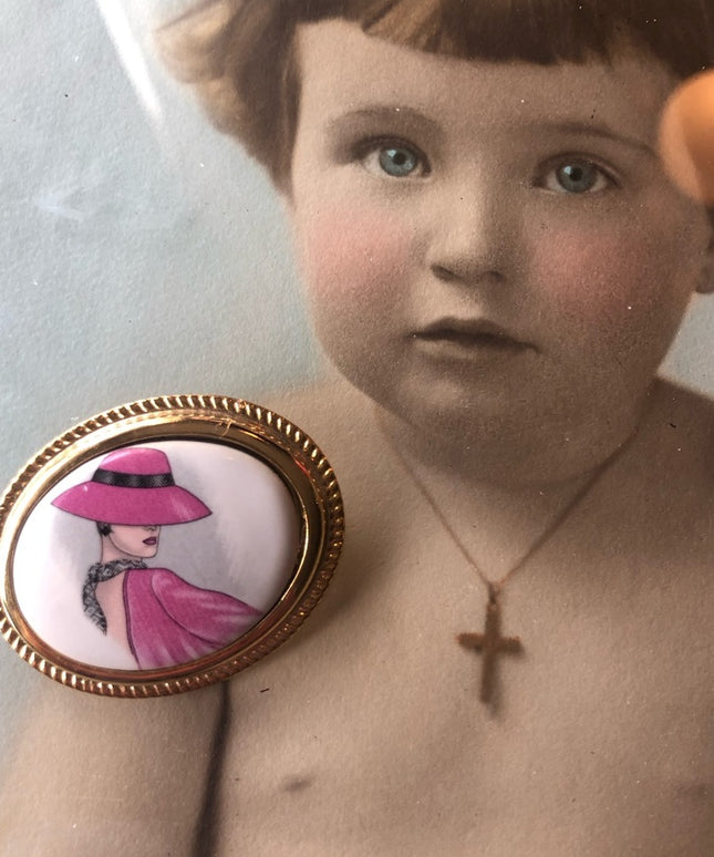 Italian ceramic gold finish hand painted Lady cameo brooch