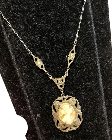 Antique Victorian Sterling Silver Lavalier Shell Cameo necklace