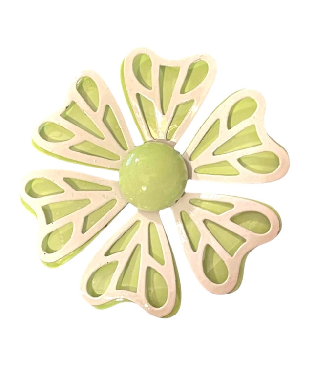 Vintage 1960s Green & White metal flower daisey brooch
