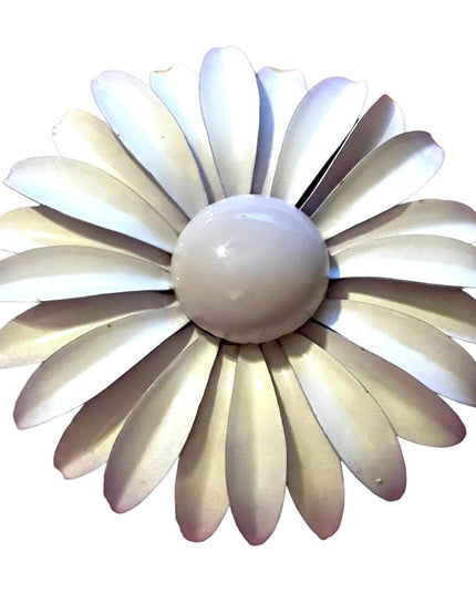 Vintage Off white 1960s Fancy metal Large 3” brooch Daisey flower
