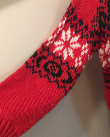 - Pierre Cardin Hand knit red snowflake sweater hand knitted Snowflake ski