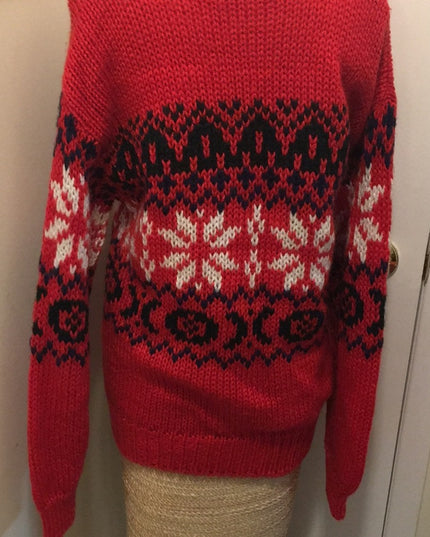 - Pierre Cardin Hand knit red snowflake sweater hand knitted Snowflake ski