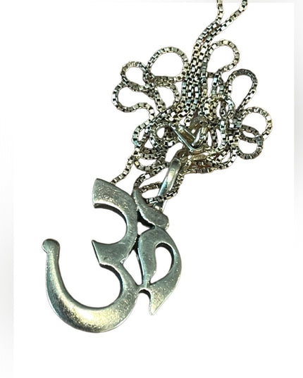 Vintage Sterling silver 925 OM  Necklace and pendant Mantra