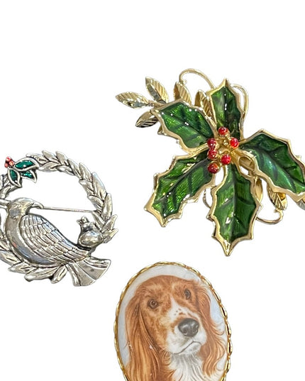 LOT of 3 pcs Christmas bird flower dog brooch retriever holly robin vintage