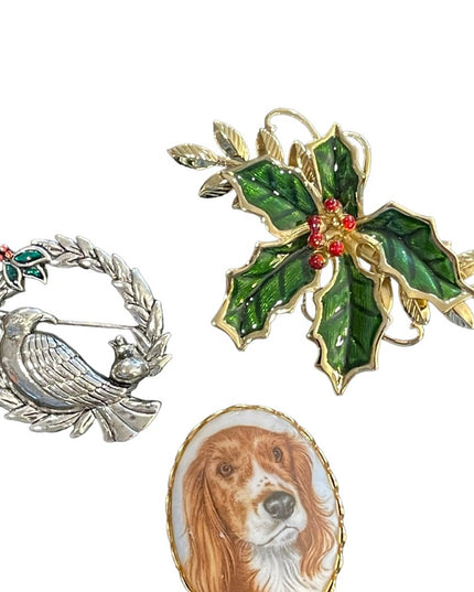 LOT of 3 pcs Christmas bird flower dog brooch retriever holly robin vintage