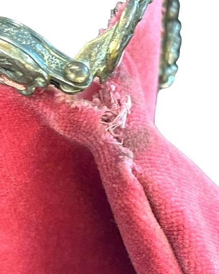 Victorian Antique Pink velvet Medusa Silver kiss lock wristlet