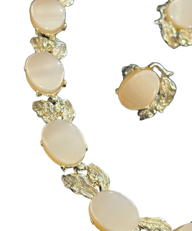 Vintage 1960s Peach  thermoset leaf Coro Demi Parure Necklace bracelet earrings