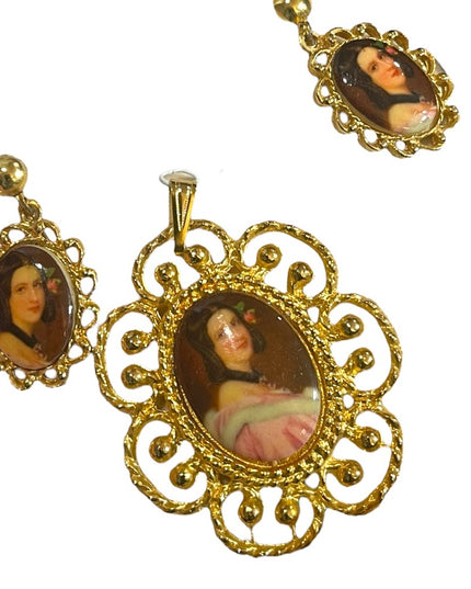 Vintage Jeweline Origionals Cameo ( transfer) Earrings & pendant in orig box