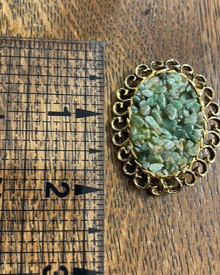 Vintage Jade chip fancy 1970s Gold finish brooch