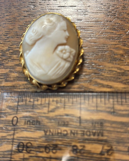 Lovely 14k Gold filled GF sardonyx Carved stone fancy lady cameo brooch