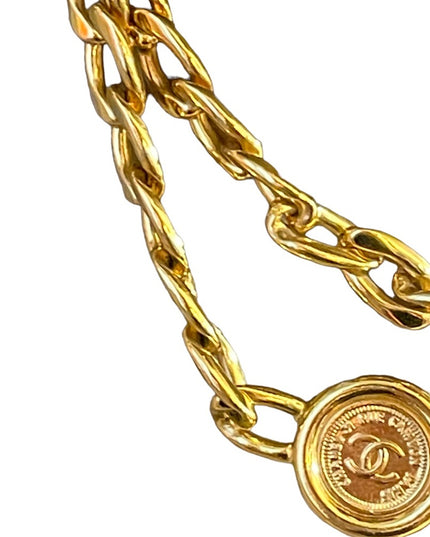 Vintage 1993 (93A) Chanel Authentic Gold finish chain belt