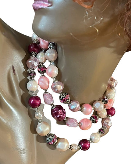 Stunning 1950s pink crystal glass resin rhinestone party 3 strand necklace