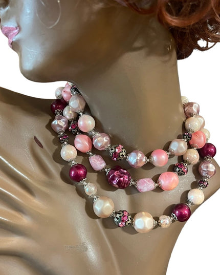 Stunning 1950s pink crystal glass resin rhinestone party 3 strand necklace