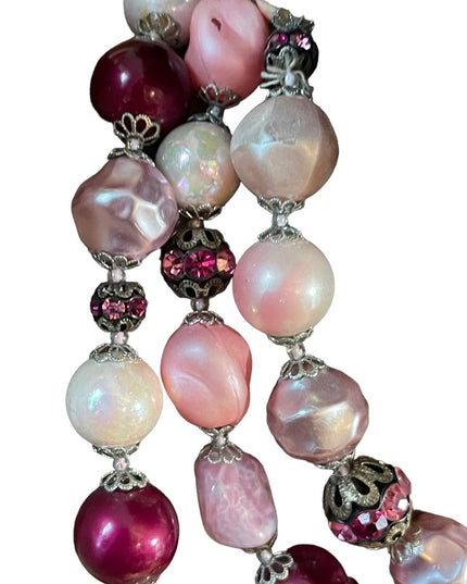 Stunning 1950s pink crystal glass resin rhinestone party 3 strand necklace