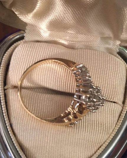 - 14k Gold 1 TCW Diamond cluster ring w/Appraisal