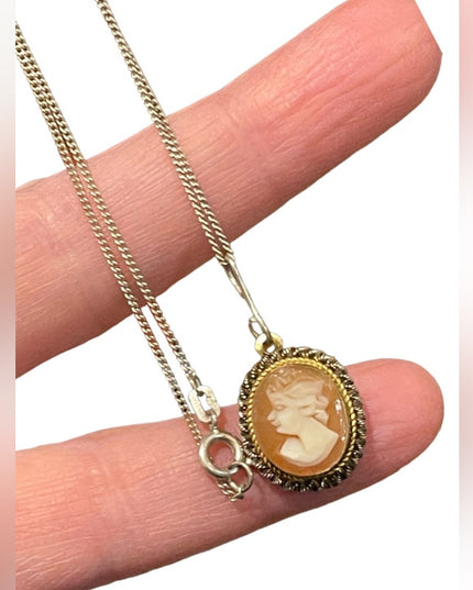 Vintage 835 silver Shell Cameo pendant necklace