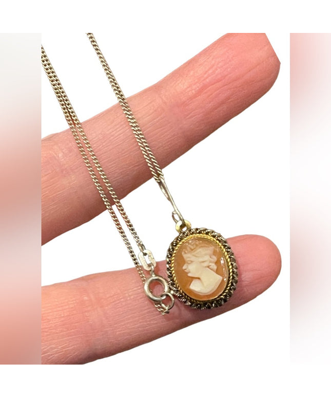 Vintage 835 silver Shell Cameo pendant necklace