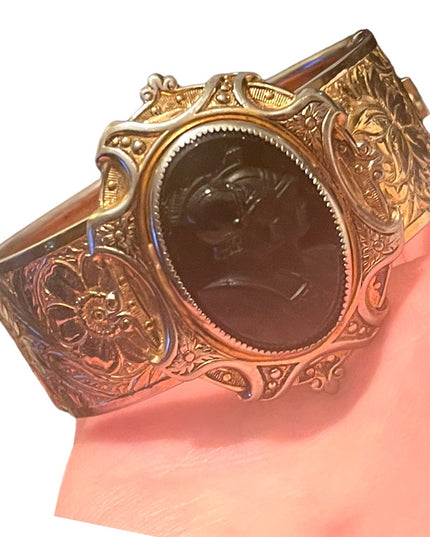 Stunning vintage Gold & silver finish plated flower etched TROJAN Cameo bangle