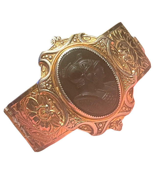 Stunning vintage Gold & silver finish plated flower etched TROJAN Cameo bangle