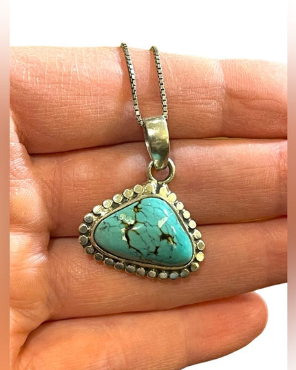 Vintage Southwestern Native Stabilized Turquoise sterling silver 925 necklace