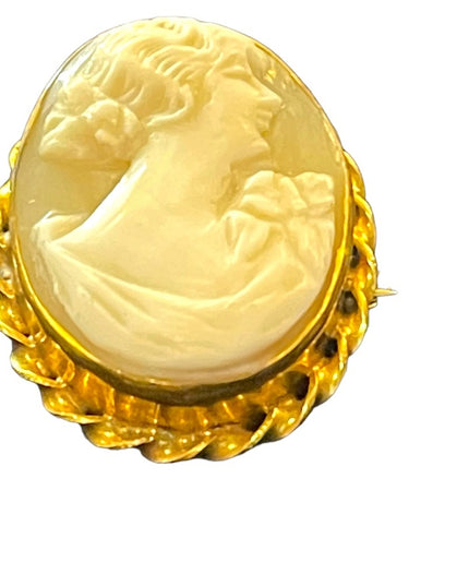 Vintage 1960s Gold filled GF carved Shell Cameo brooch pendant