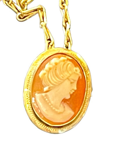 Vintage 12k gold filled Shell Cameo on gold chain necklace